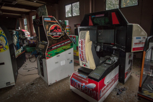 An image of the various game machines in the arcade at Nara Dreamland