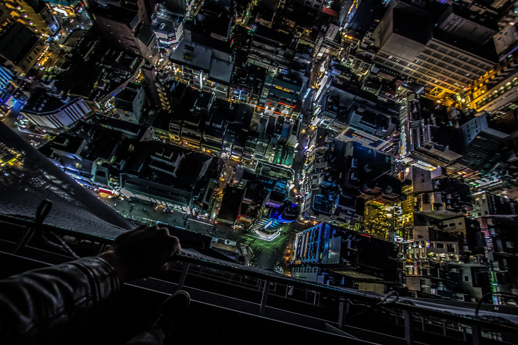 Image taken of buildings in Tokyo, rooftopping at night. 